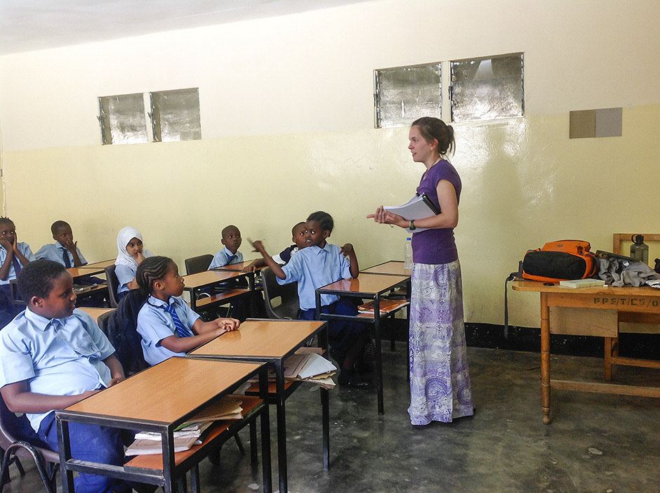 Tanzania-Nieves-classroom