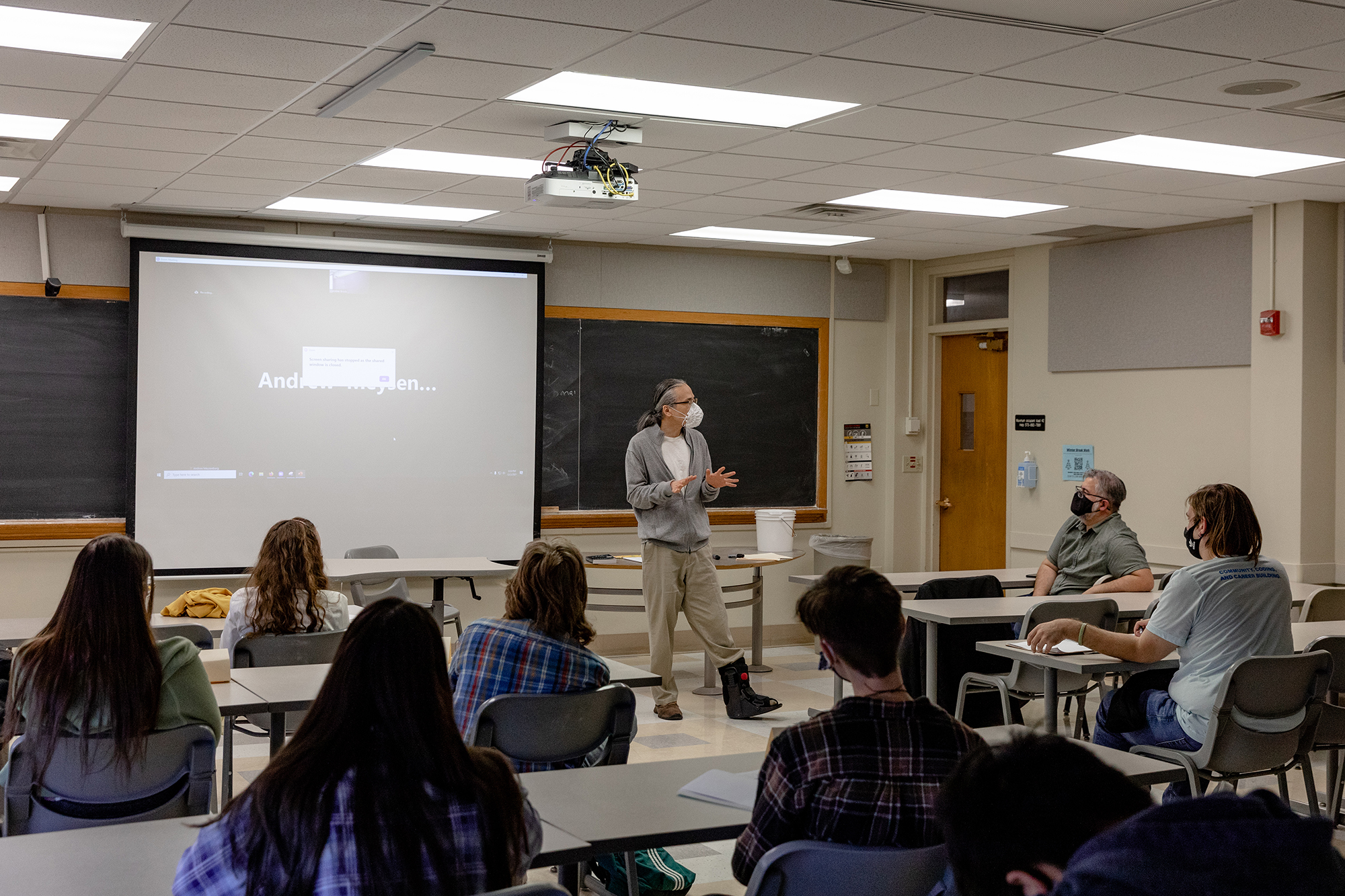 Sci-fi writer Ted Chiang shares his expertise with students and