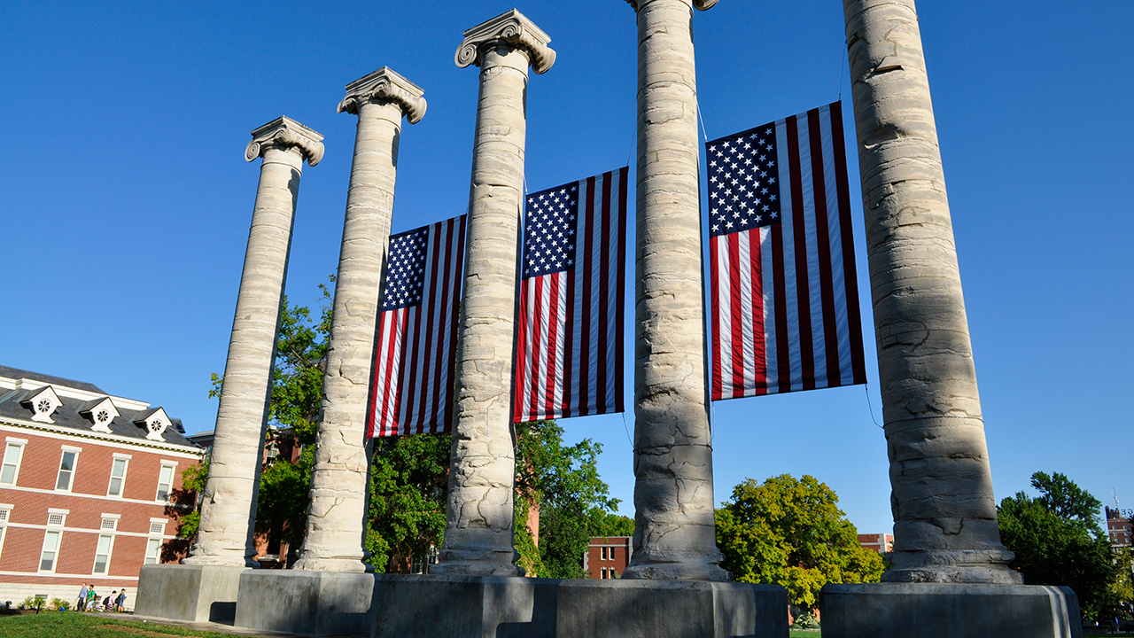This is an image of the columns with flags between them.