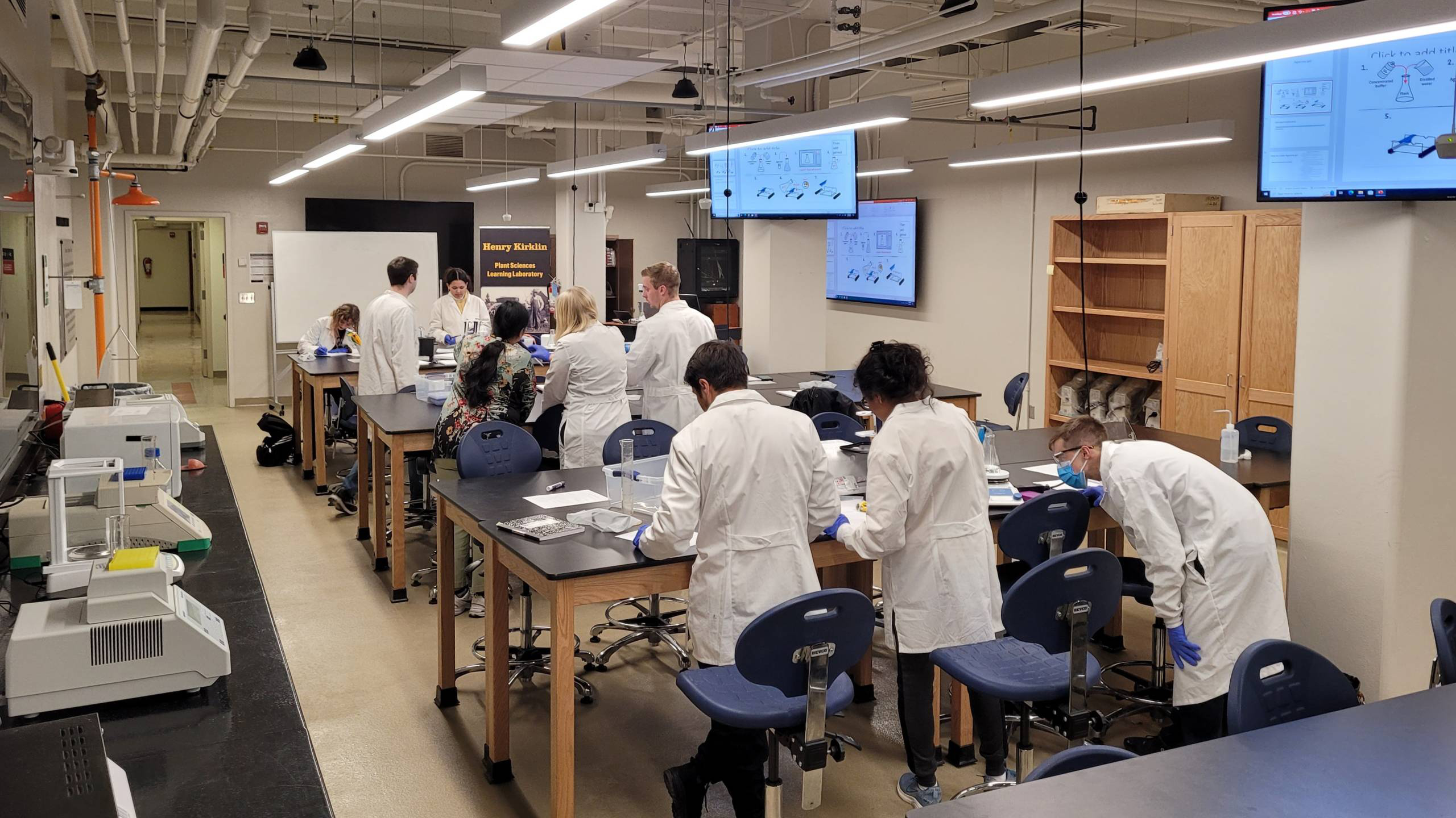 students working in the kirklin lab