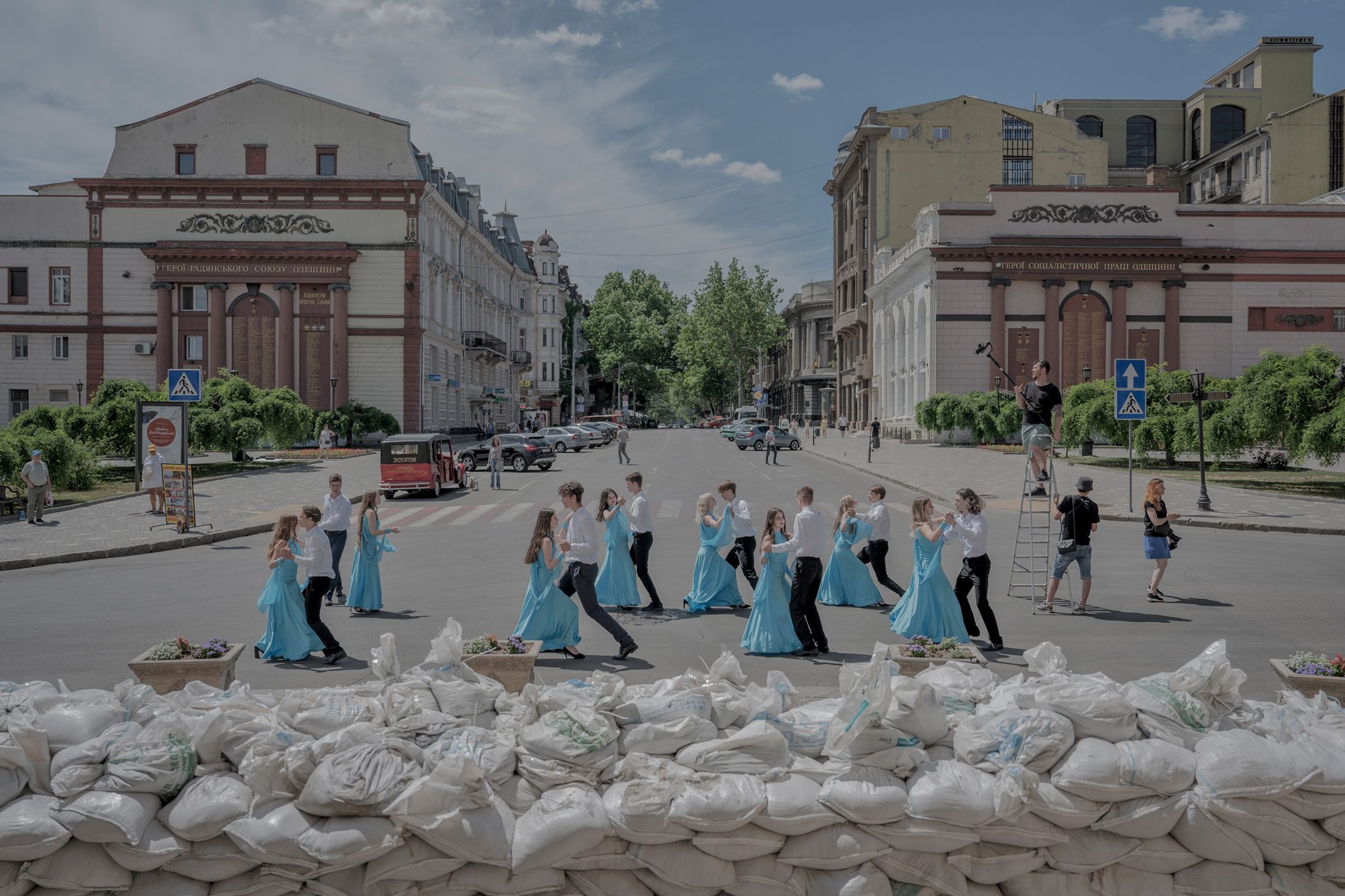 teenage dance in war-torn Ukraine