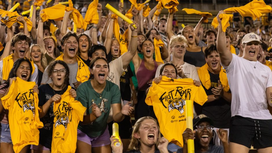 students cheer at first roar event