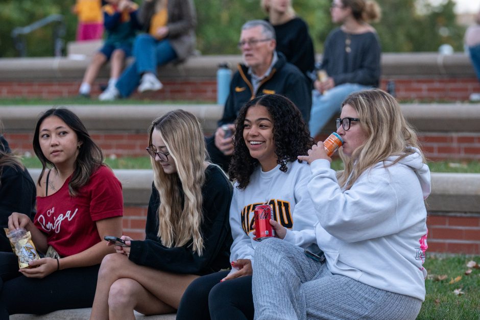 People on Quad wait for Dome to be lit