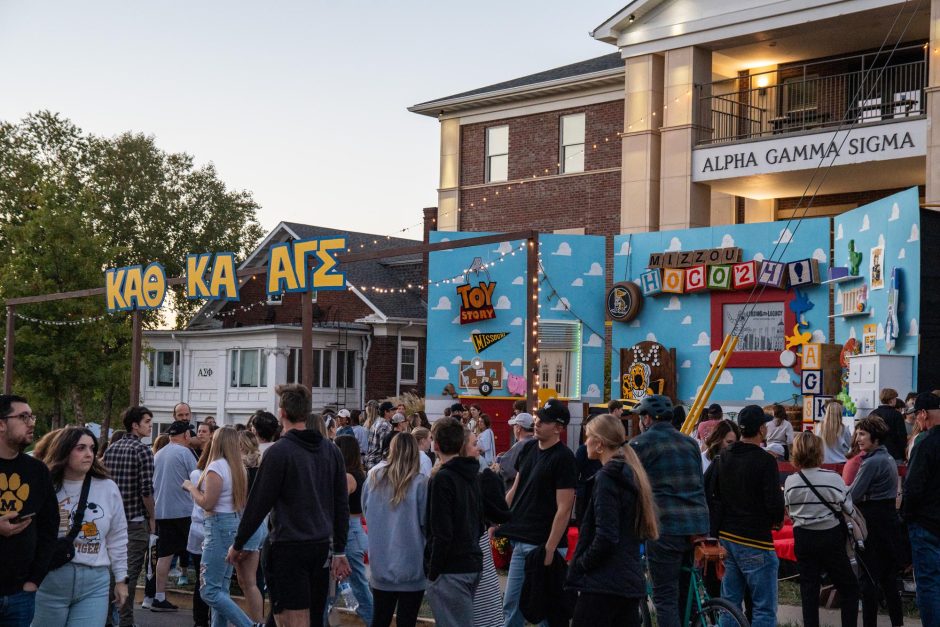 Crowd at Toy Story themed house