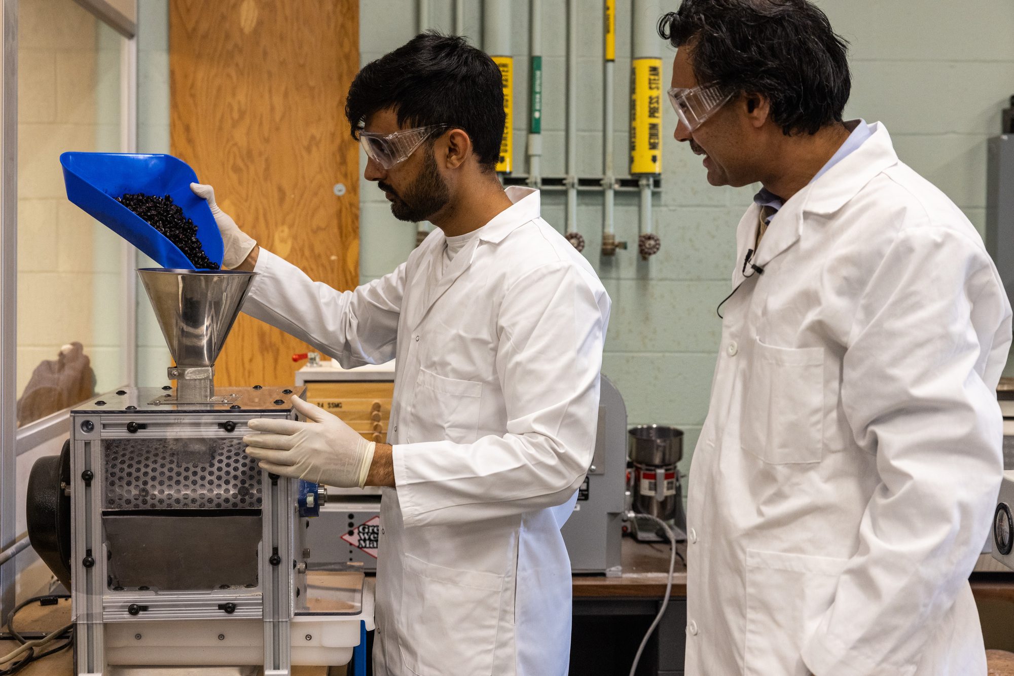 Two people in lab