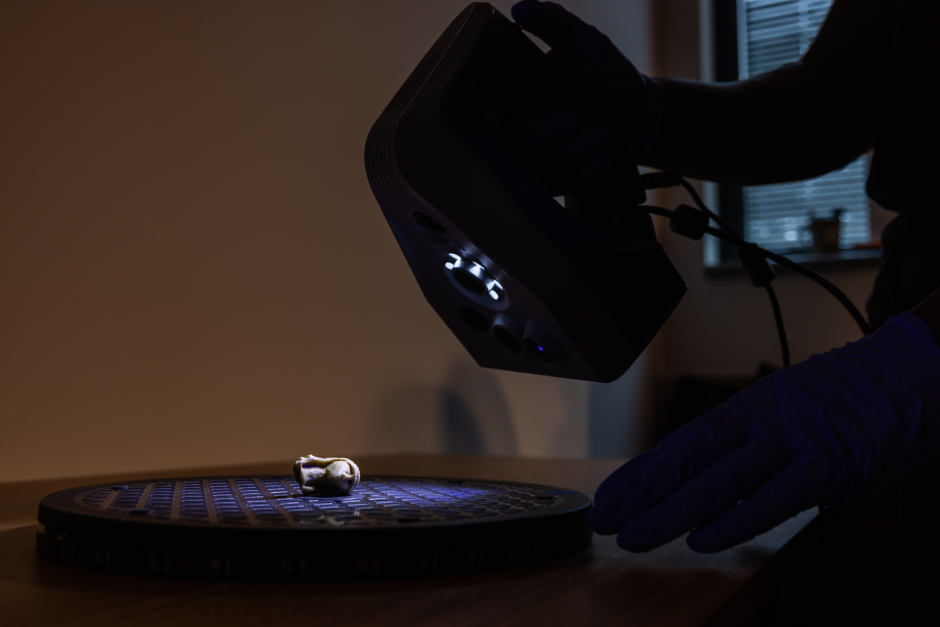 Equipment shines light on material