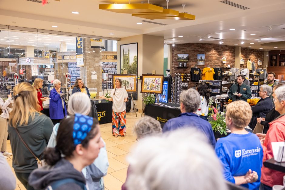 Crowd of people in The Mizzou Store