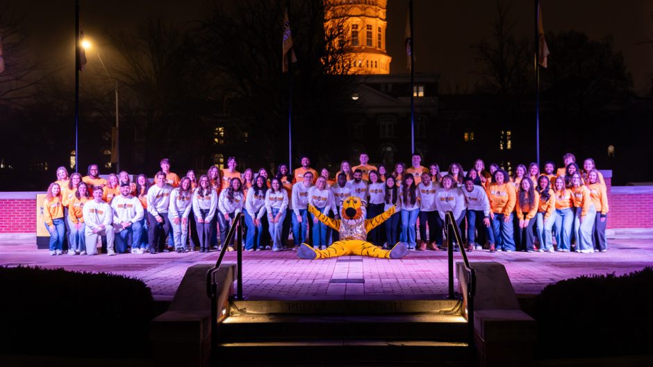 Students with Truman the Tiger