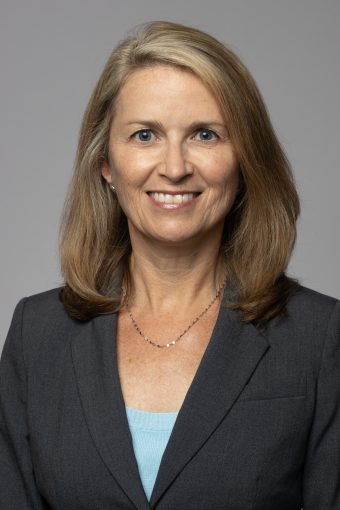 Portrait of Stephanie Reid-Arndt
