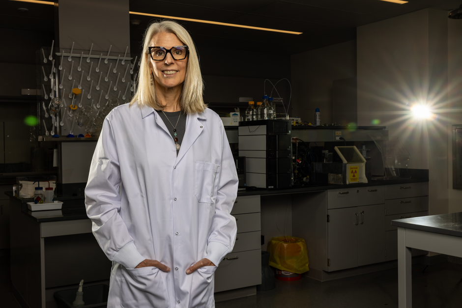 Carolyn Anderson posing in a lab.