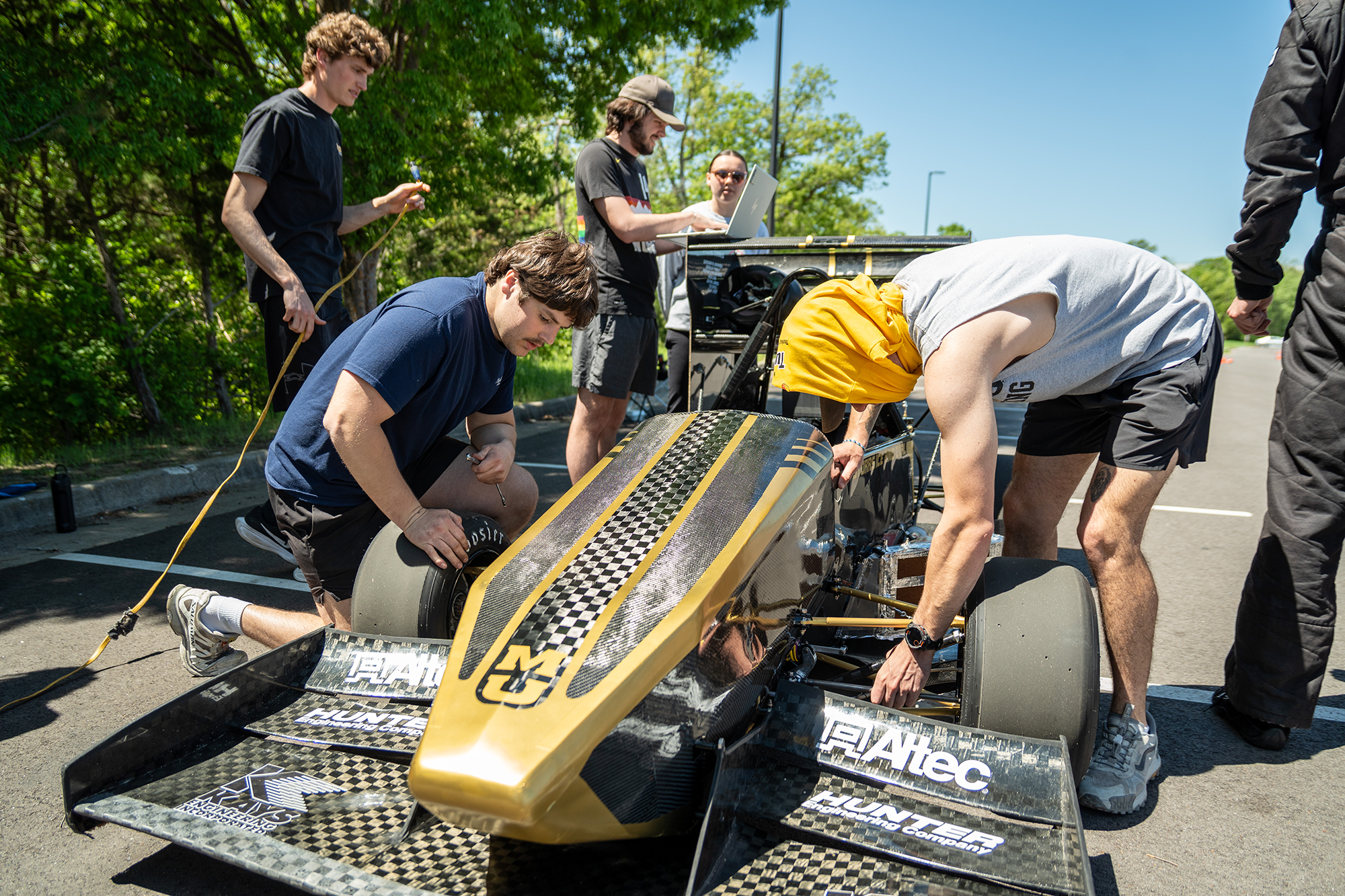 080526_carS1 Mizzou students test driving a race car they built.