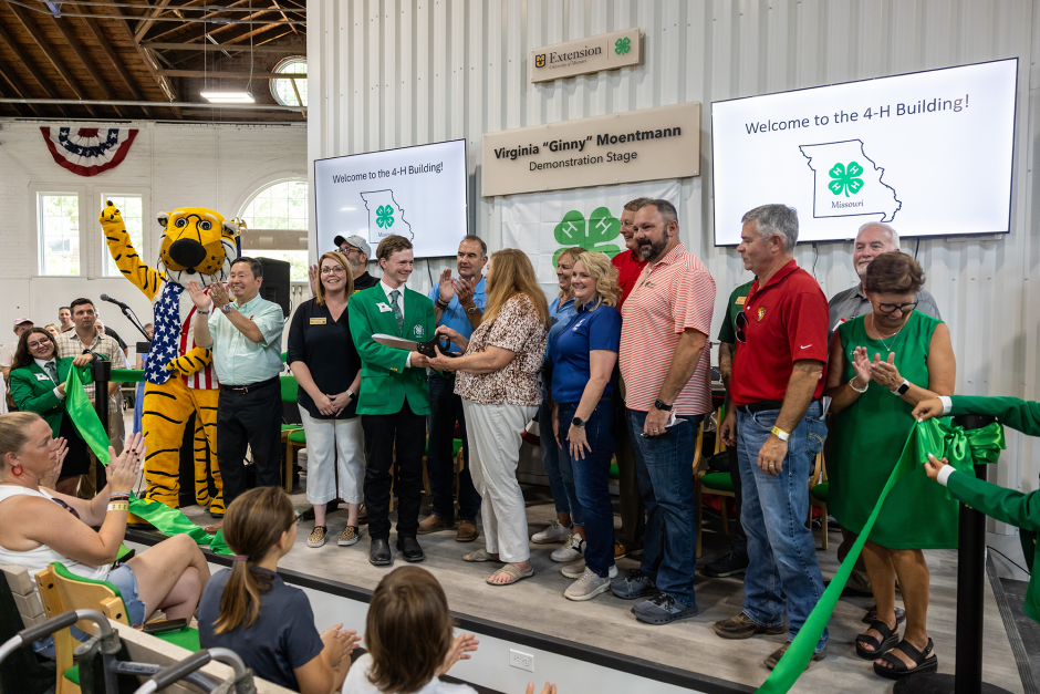 Ribbon cutting of 4-H building