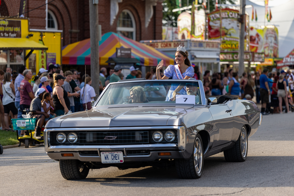 Fair queen in car