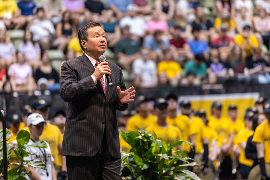 President Choi addresses crowd