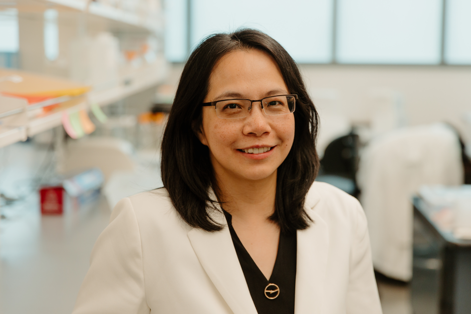 Ai-Ling Lin posing in a lab.