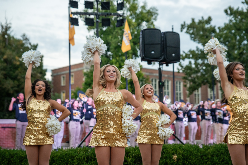 Golden Girls dance